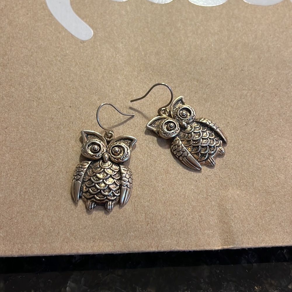 Gold Owl Shape Earrings - Picture 3 of 6